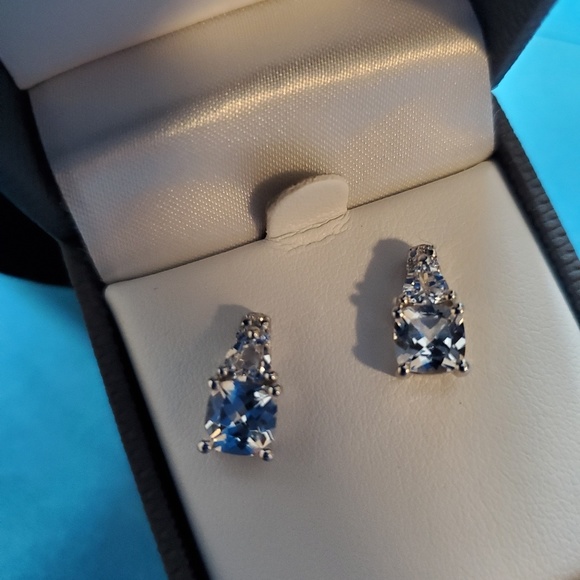 "NWT" White Sapphire earrings set Sterling silver - Picture 7 of 7